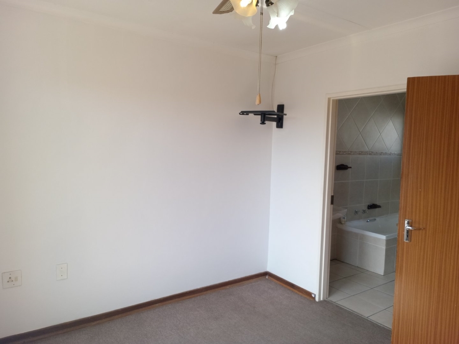 3 Bedroom Property for Sale in Langenhovenpark Free State